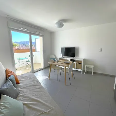Calme Avec Terrasse, Proche Centre-ville Et Plage, Parking Prive - Fr-1-309-421 *