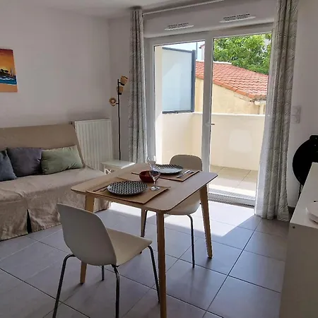 Calme Avec Terrasse Et Parking A 5 Min De La - Fr-1-309-421 Apartment *