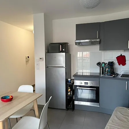 Appartement Calme Avec Terrasse à 5 Min De La Et Parking - Fr-1-309-421